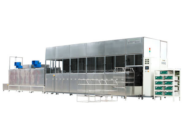 等離子表面處理機(jī)利用等離子體的物理和化學(xué)特性，在材料表面形成致密的物質(zhì)層或含氧基團(tuán)，使材料表面特性發(fā)生變化，提高表面親水性、粘接性等，在諸多行業(yè)中都有應(yīng)用。等離子體處理具有顯著的優(yōu)勢(shì)，目前市面上對(duì)產(chǎn)品的處理要求愈發(fā)精細(xì)化，定制的等離子表面處